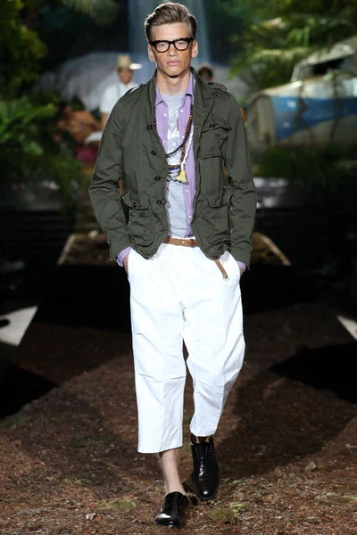 Look 12